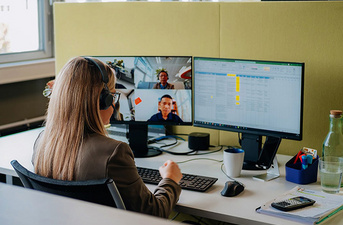 Our sales expert's daily routine: kick-offs, status updates, and more